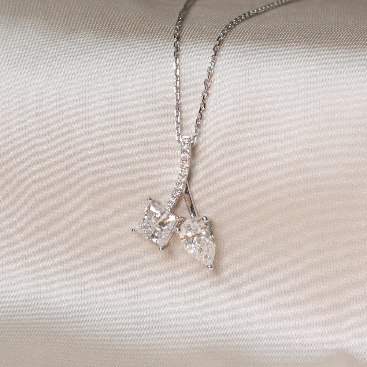 Princess & Pear Diamond Bypass Toi et Moi Pendant ROSE 10K