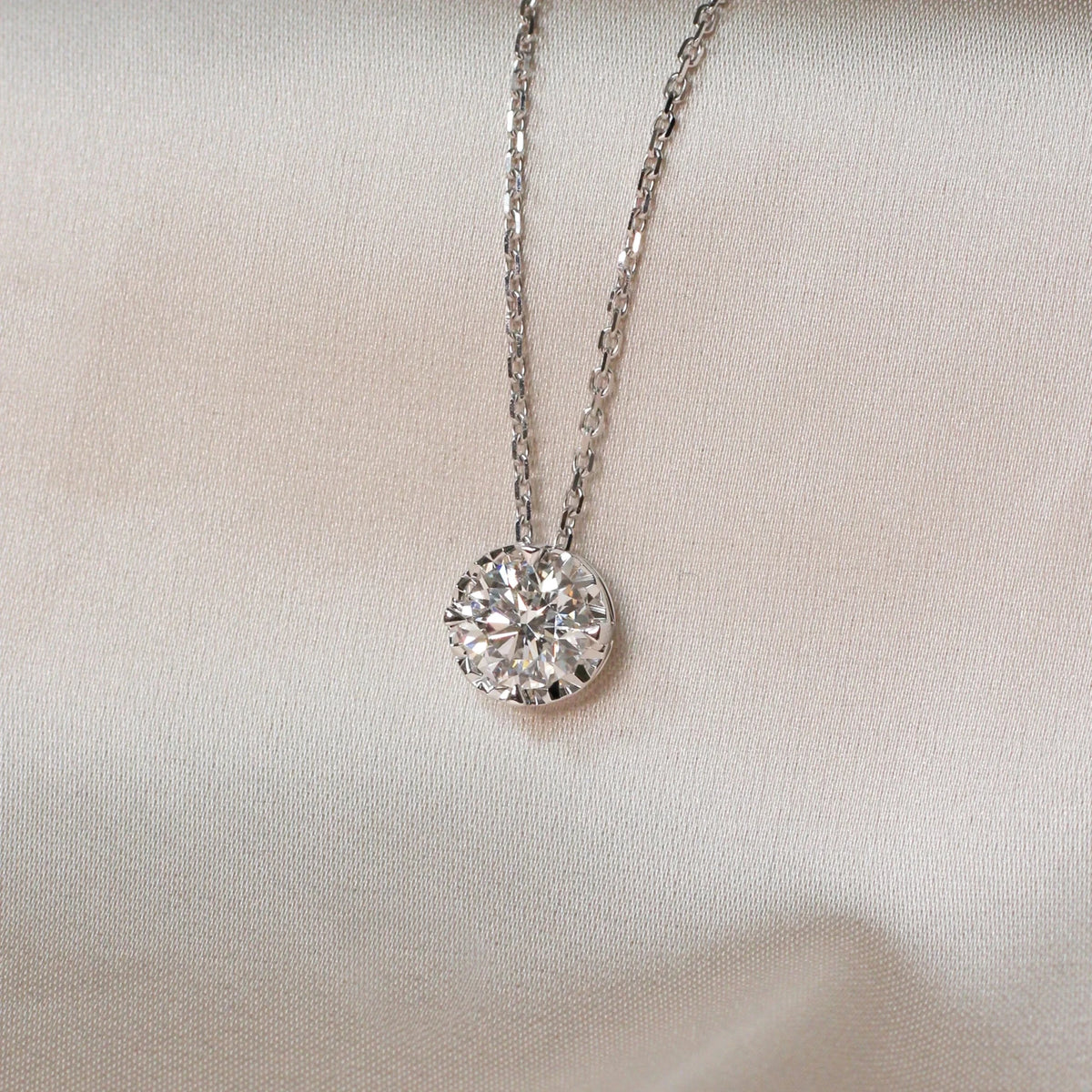 Round Brilliant Diamond Floating Solitaire Necklac View 2