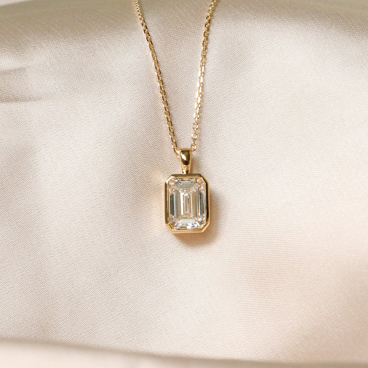 Modern Bezel Emerald-Cut Diamond Solitaire Necklac ROSE 10K