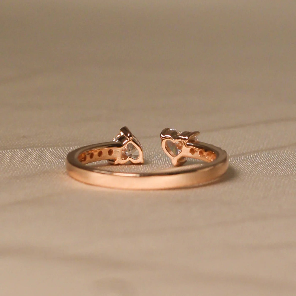 Open Heart-Cut Diamond Toi et Moi Band View 2