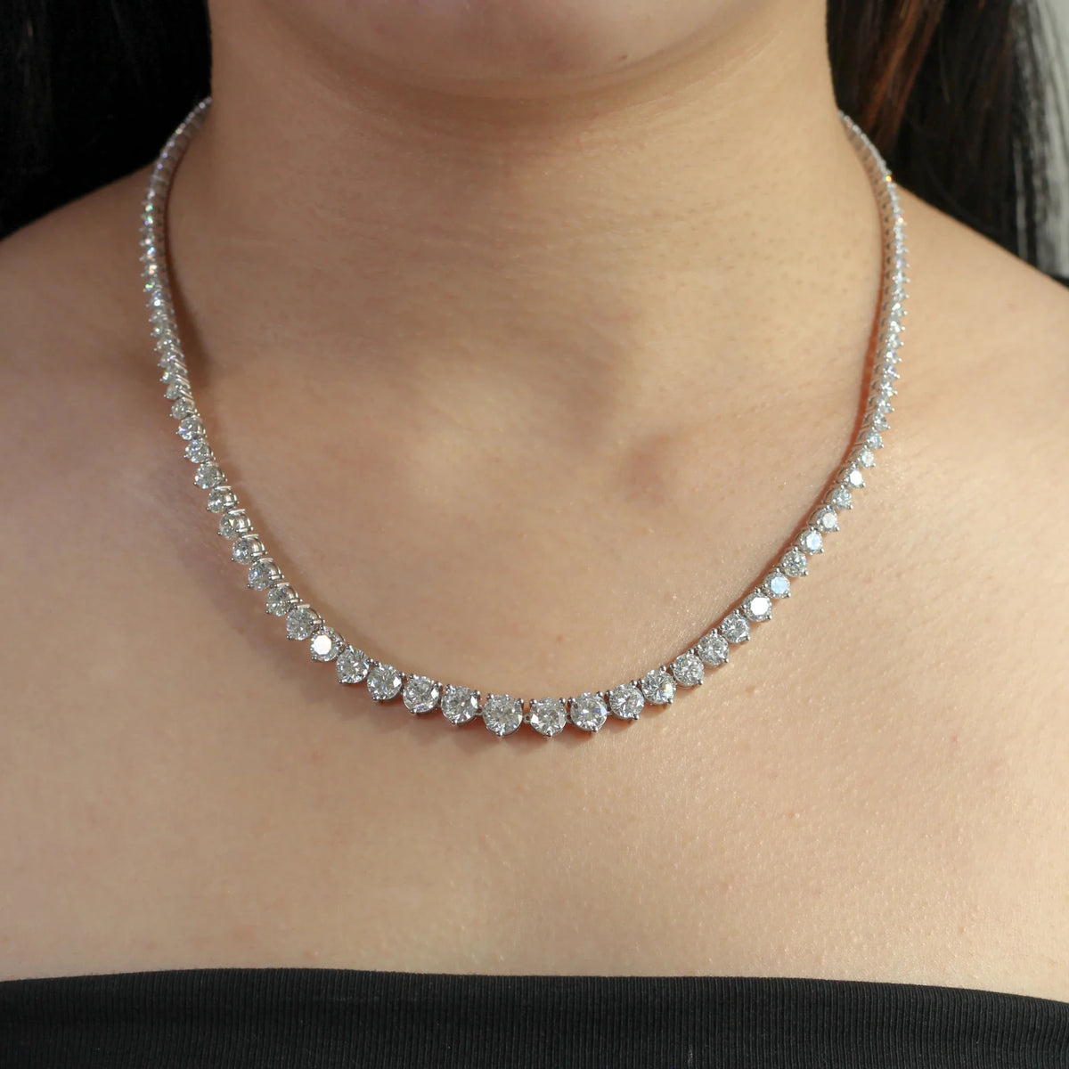 Round Brilliant Diamond Graduated Riviera Tennis N ROSE 10K