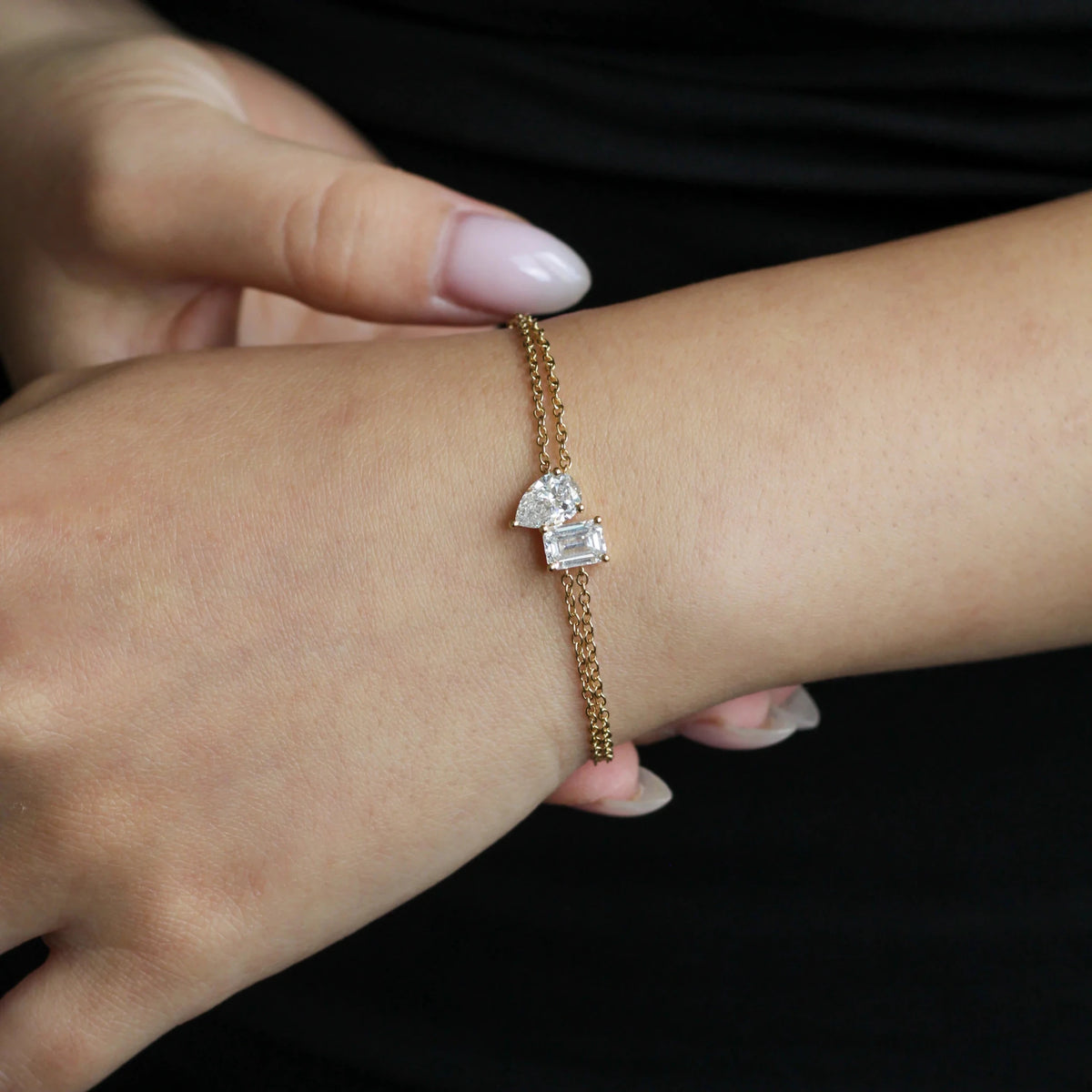 Toi et Moi Pear & Emerald Diamond Chain Bracelet View 8