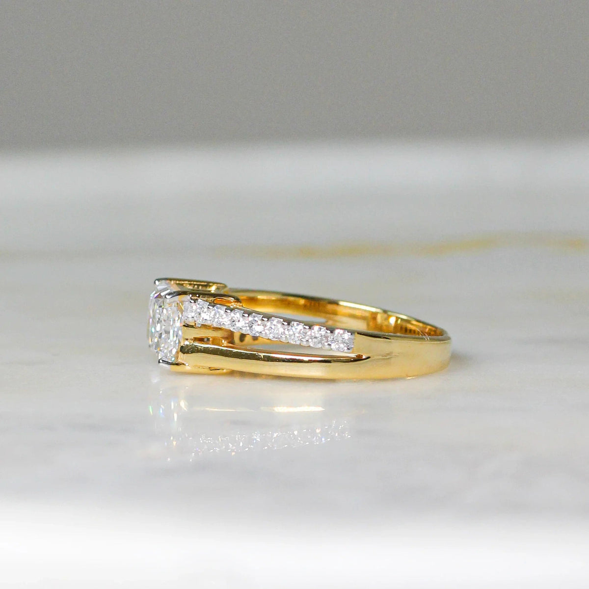 Radiant cut solitaire diamond Engagement ring View 2