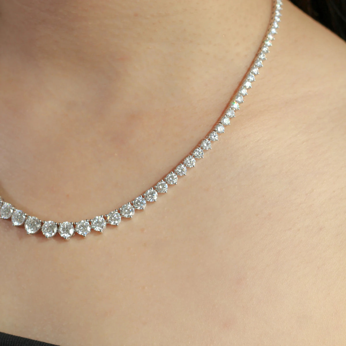 Round Brilliant Diamond Graduated Riviera Tennis N View 2